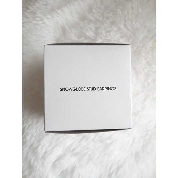 AVON Snow Globe "Stud Earrings" (Silvertone) ~ NEW SEALED!!! - Picture 5 of 5